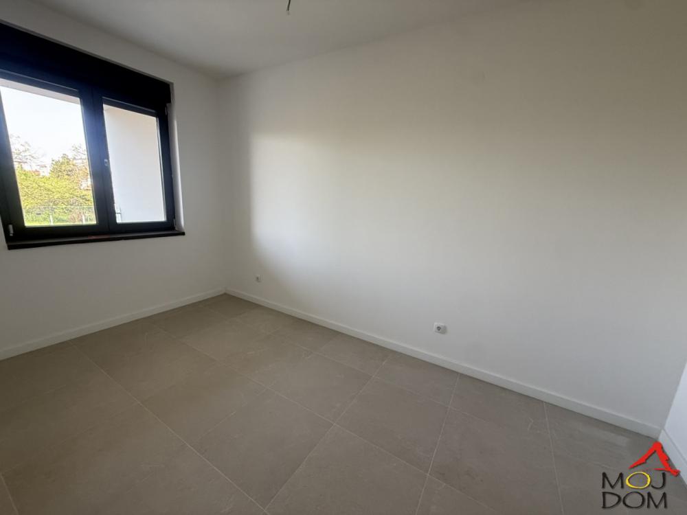 Slika 10 - Stan,NOVI SAD,TELEP,kv: 53, € 159900, ID: 1032165