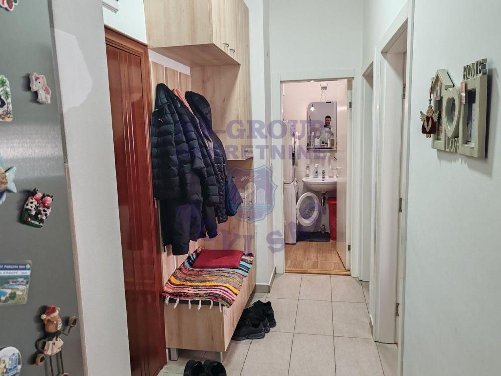 Slika 7 - Dvoiposoban, 43m2, Bulevar patrijarha Pavla (Somborski bulevar) Novi Sad, sa terasom, ima lift