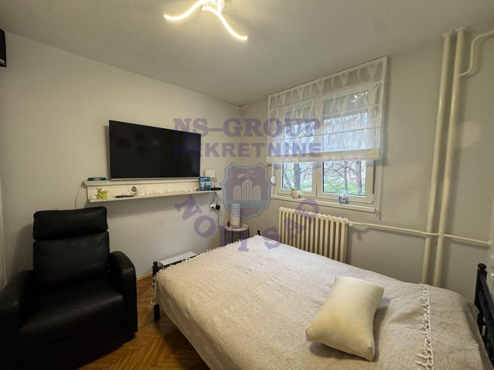 Slika 5 - Renoviran,lep jednosoban na Detelinari!