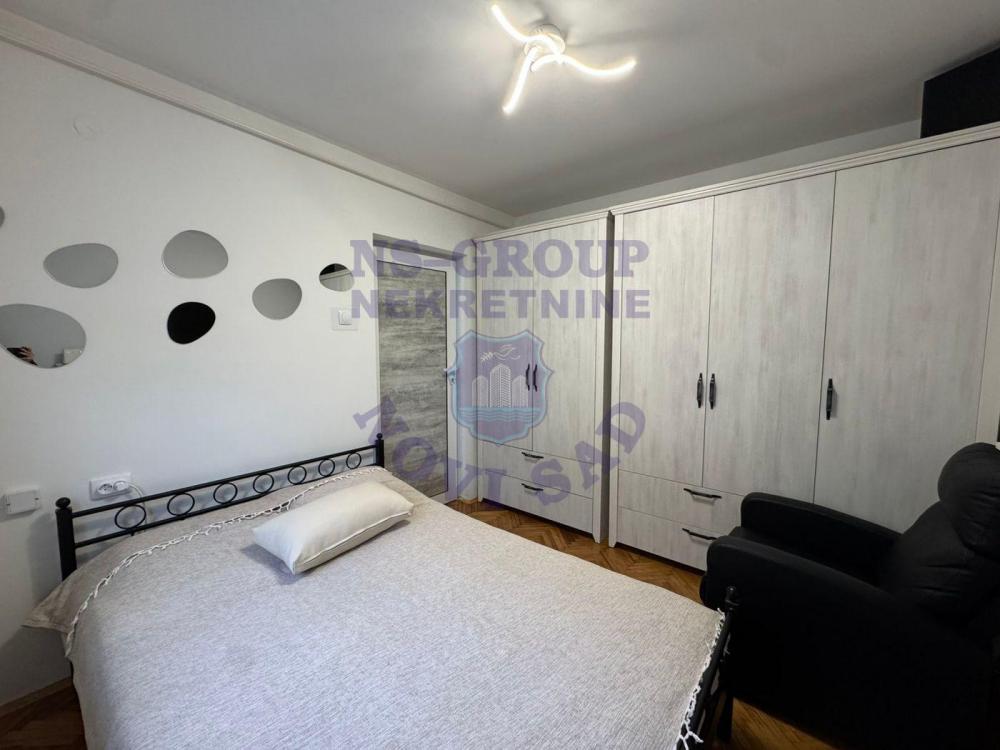 Slika 6 - Renoviran,lep jednosoban na Detelinari!