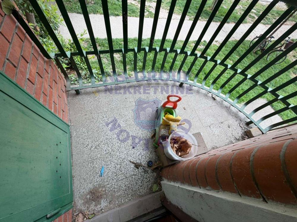 Slika 11 - Odlican dvosoban stan na Novom Naselju!