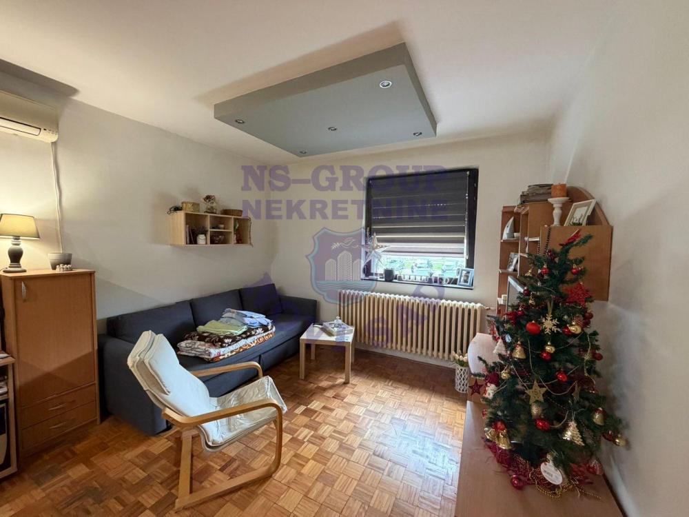 Glavna slika -Odlican dvosoban stan na Novom Naselju!