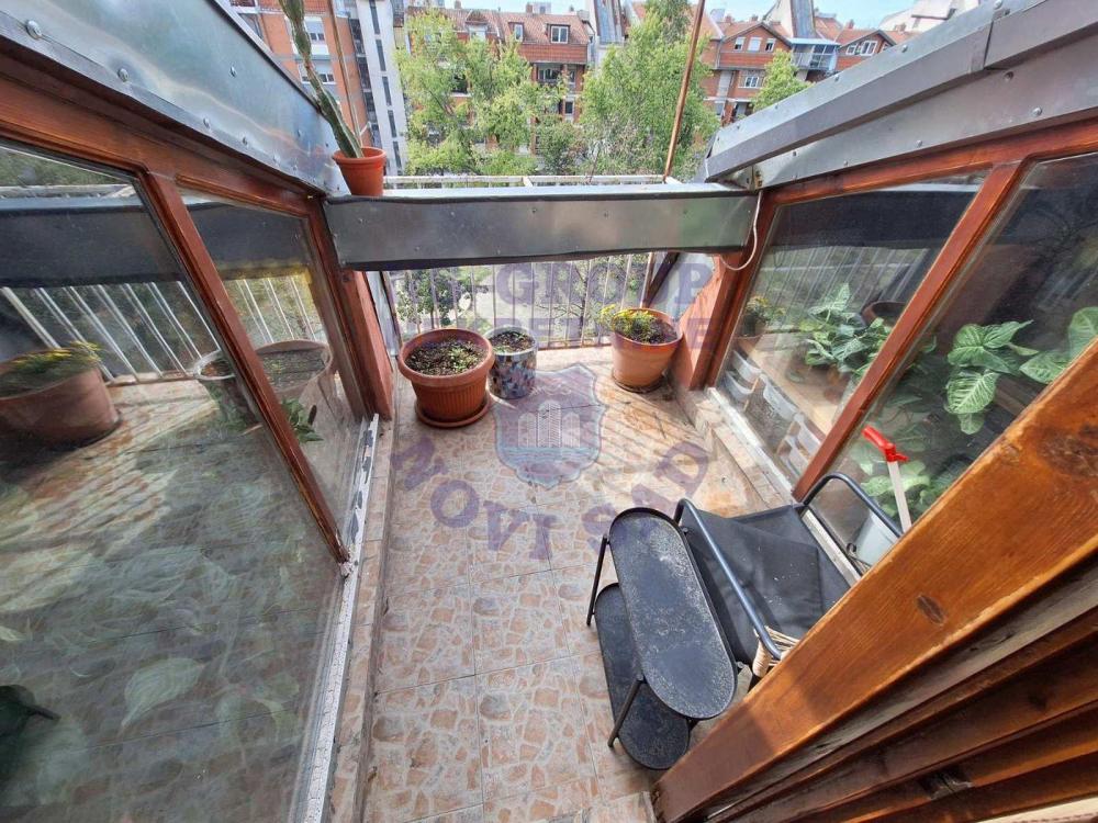 Slika 10 - Fantastican trosoban stan na Novom Naselju!