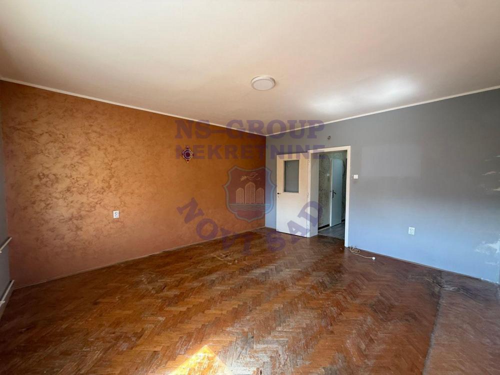 Slika 4 - Jednosoban, 30m2, Novi Sad centar Novi Sad