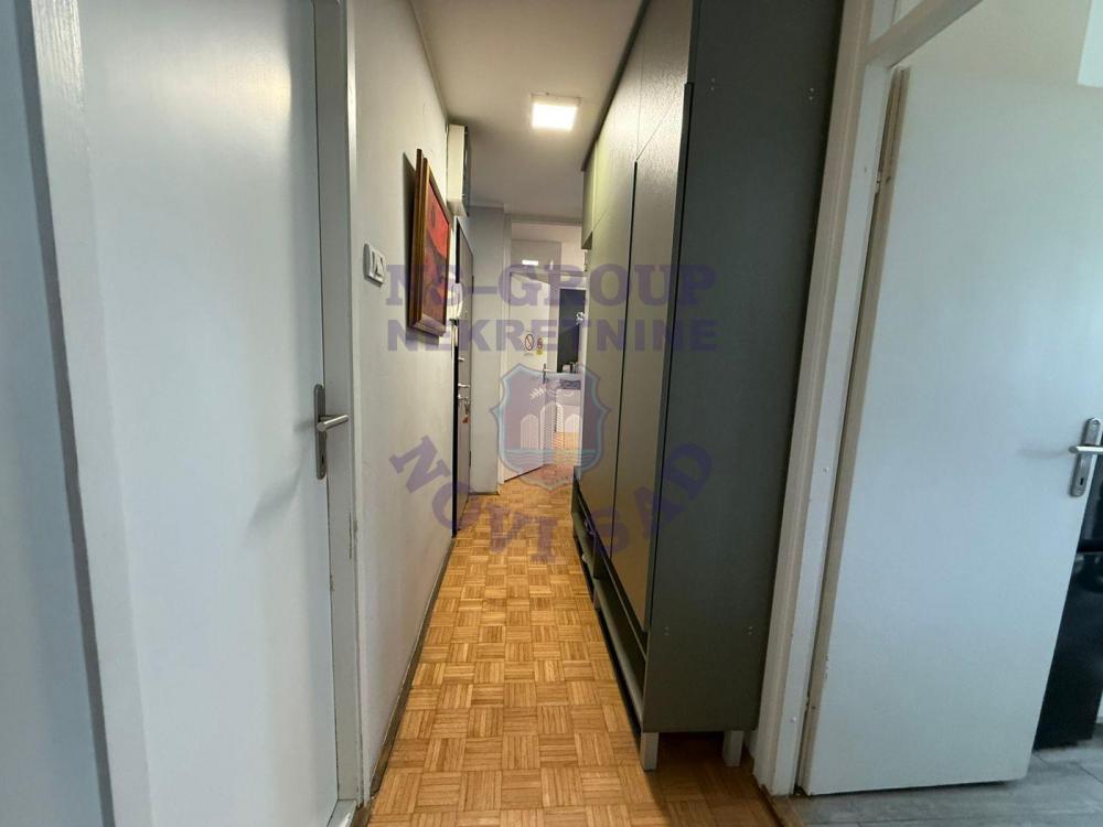 Slika 4 - Trosoban, 75m2, Liman 2 Novi Sad, sa terasom, ima lift