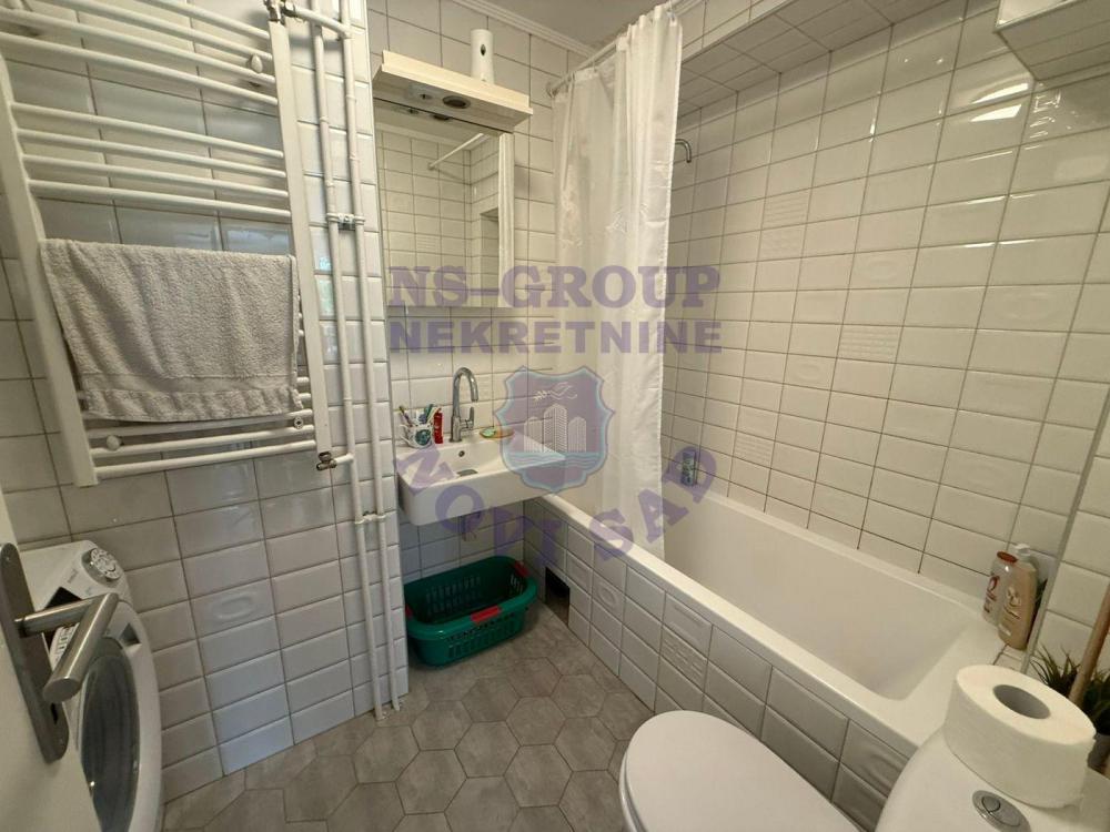 Slika 5 - Trosoban, 75m2, Liman 2 Novi Sad, sa terasom, ima lift
