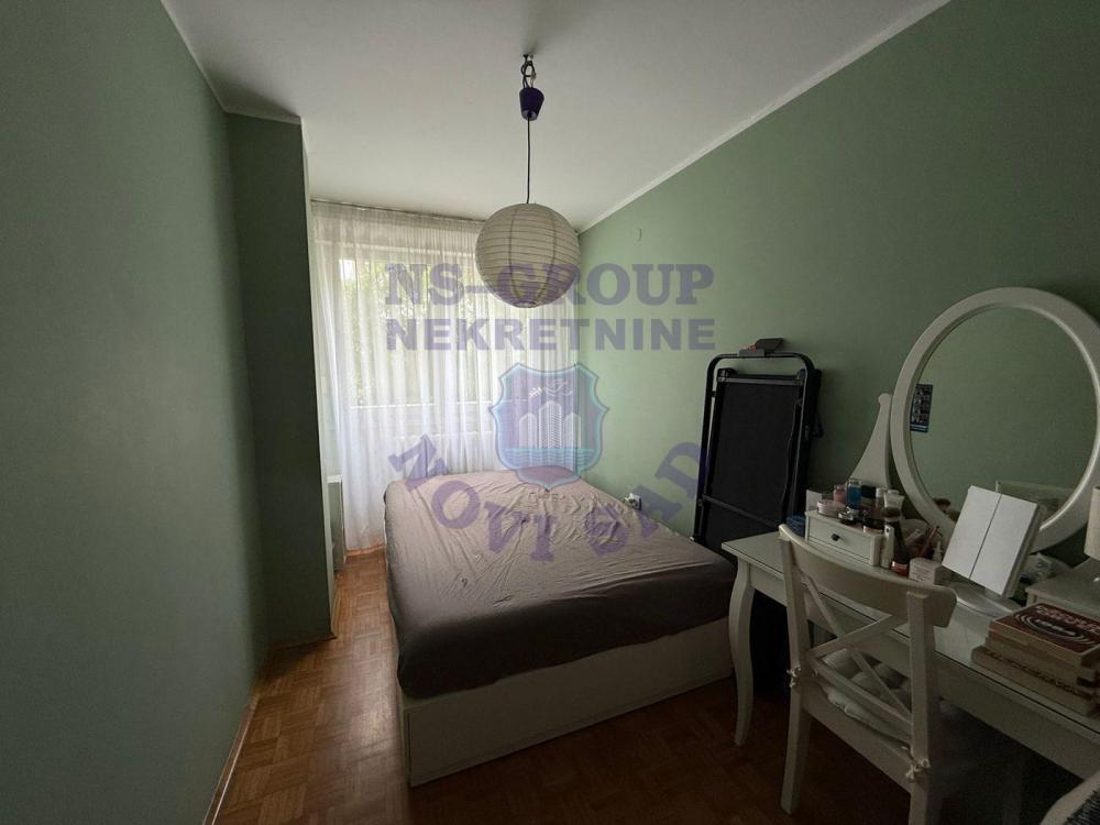 Slika 2 - Trosoban, 75m2, Liman 2 Novi Sad, sa terasom, ima lift
