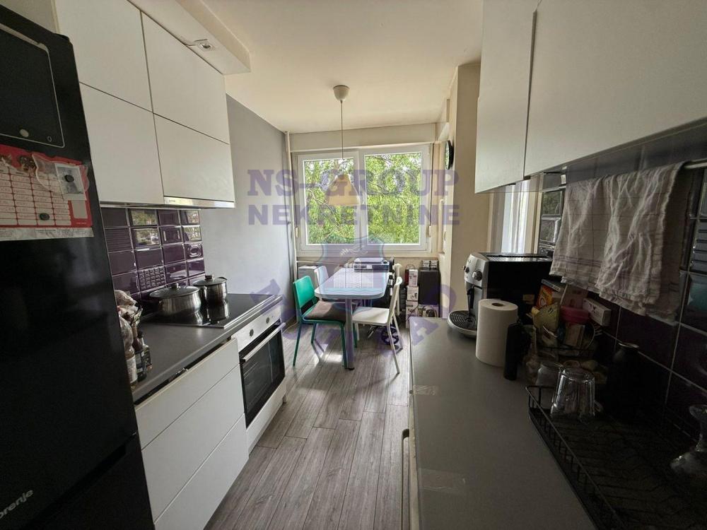 Glavna slika -Trosoban, 75m2, Liman 2 Novi Sad, sa terasom, ima lift