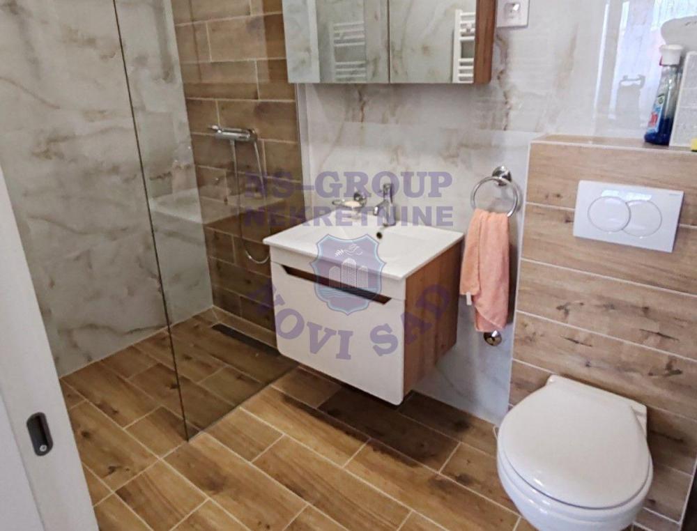 Slika 8 - Petosoban, 107m2, Petrovaradin Novi Sad