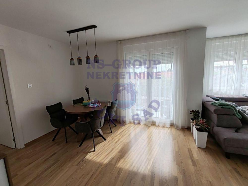 Slika 3 - Petosoban, 107m2, Petrovaradin Novi Sad