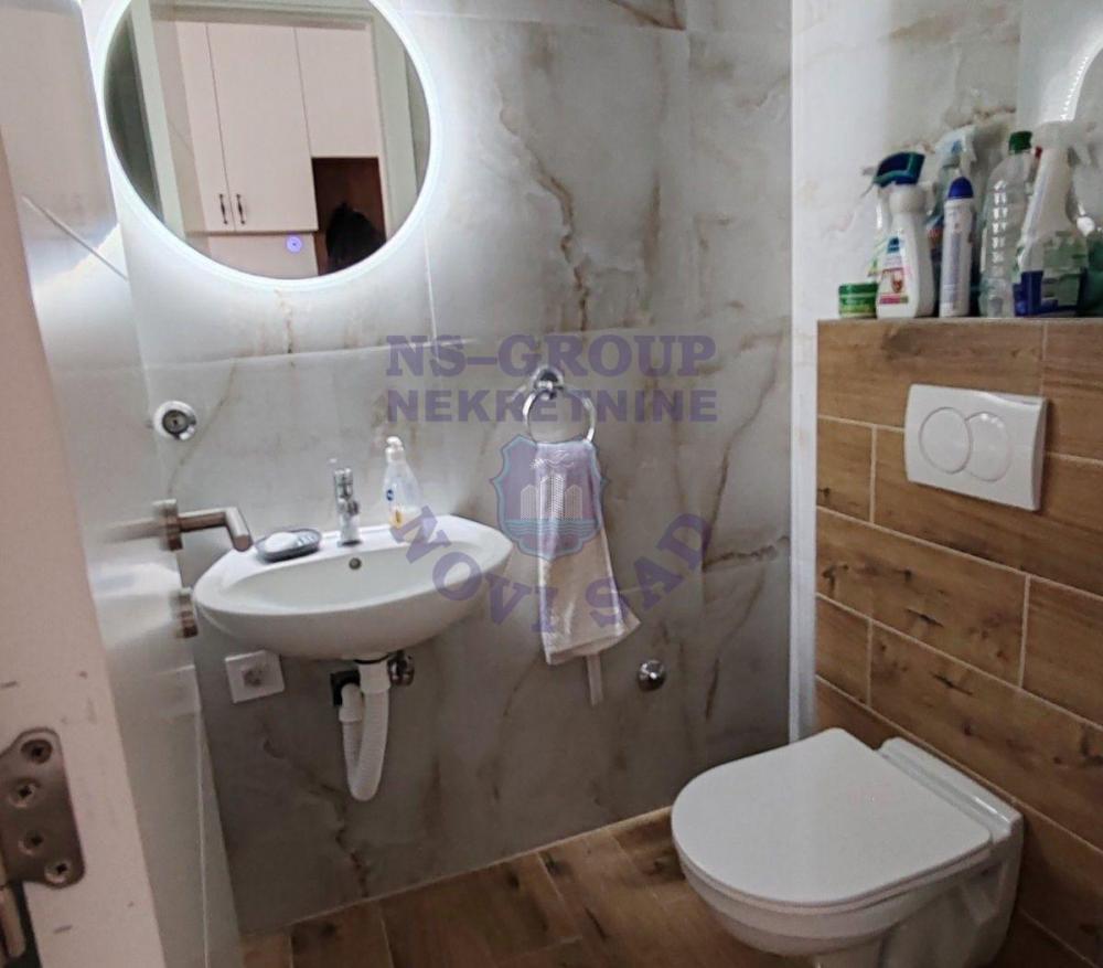 Slika 7 - Petosoban, 107m2, Petrovaradin Novi Sad