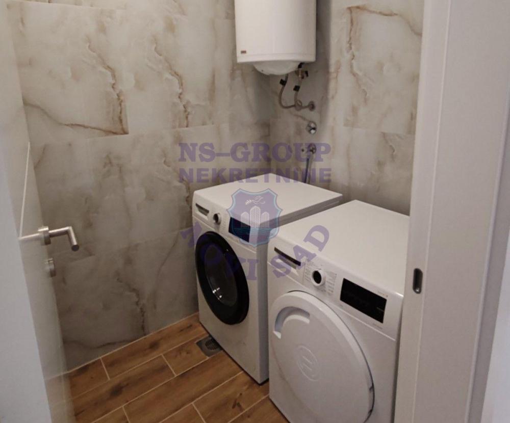 Slika 10 - Petosoban, 107m2, Petrovaradin Novi Sad