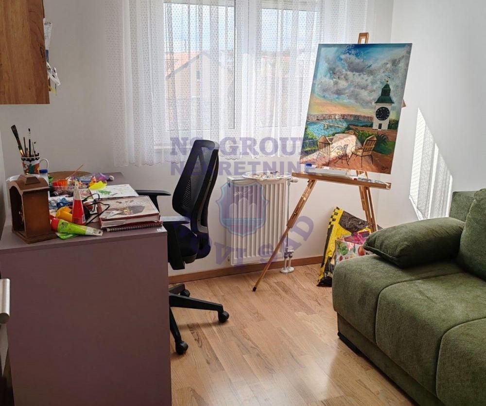 Slika 5 - Petosoban, 107m2, Petrovaradin Novi Sad