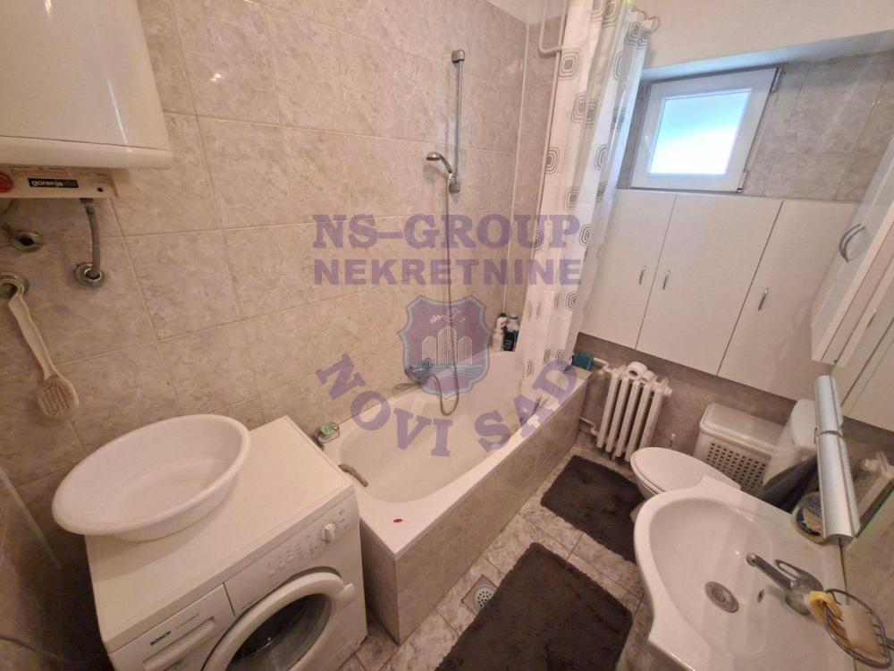 Slika 5 - Dvoiposoban, 77m2, Grbavica Novi Sad