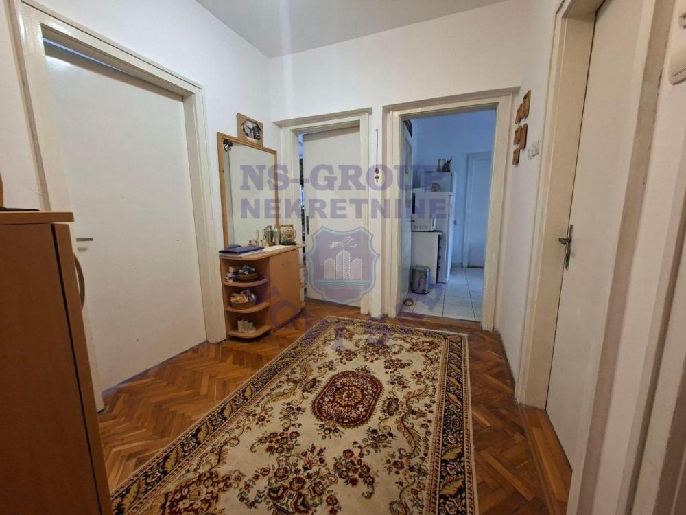 Slika 3 - Dvoiposoban, 77m2, Grbavica Novi Sad