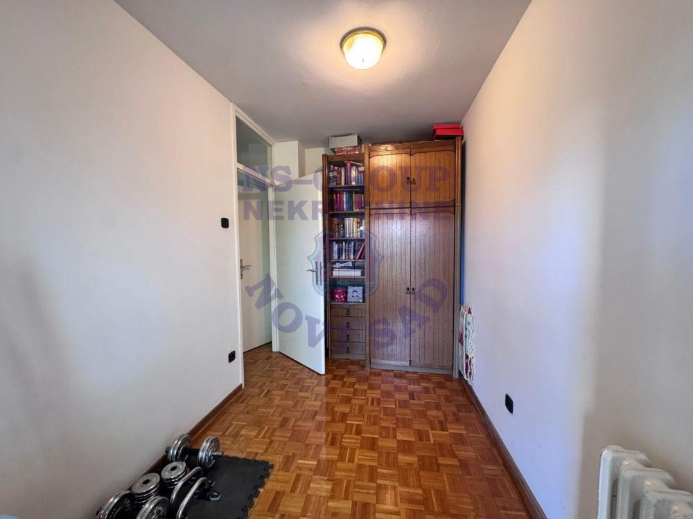 Slika 0 - Na prodaju stan na Limanu 4