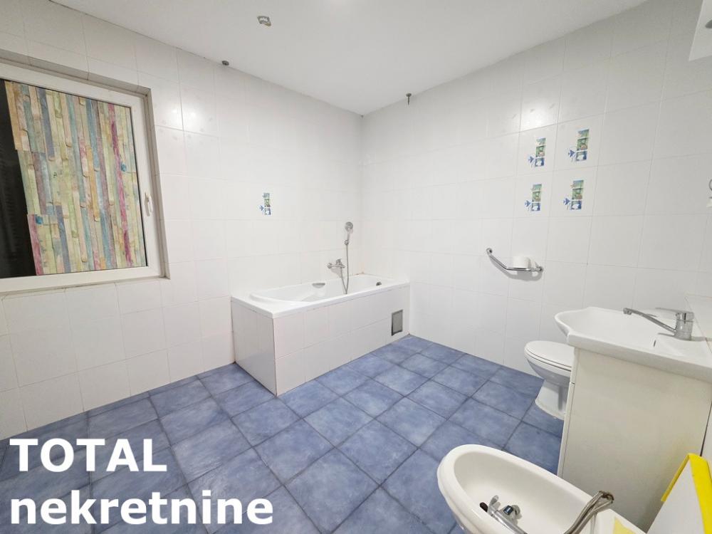Slika 10 - Stan,NOVI SAD,GRBAVICA,kv: 70.00, € 175000, ID: 1102585