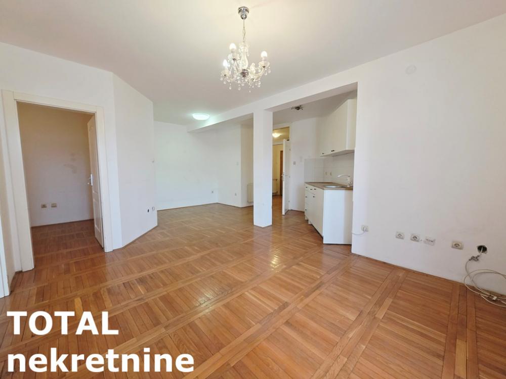 Slika 1 - Stan,NOVI SAD,GRBAVICA,kv: 70.00, € 175000, ID: 1102585
