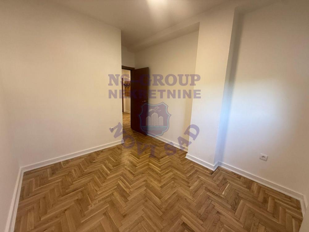 Slika 5 - Dvosoban, 45m2, Nova Detelinara Novi Sad, sa terasom, ima lift