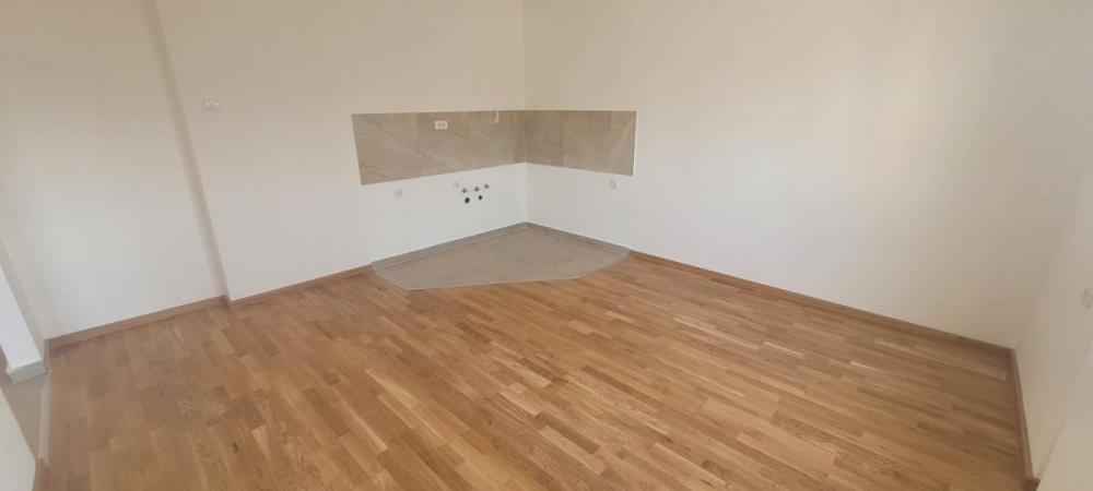 Slika 3 - Renoviran dvoiposoban stan, Sajam
