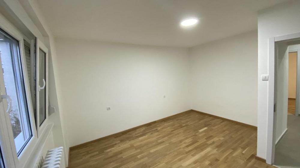 Slika 8 - Renoviran dvoiposoban stan, Sajam