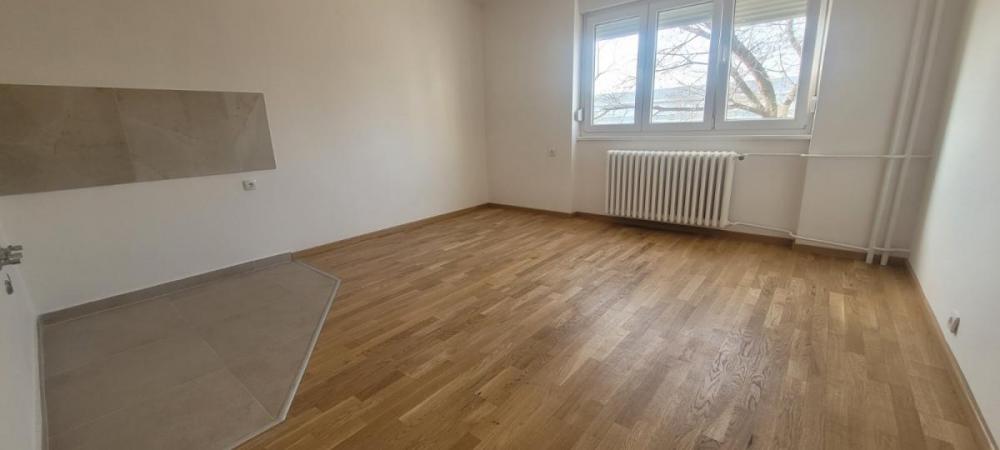 Slika 2 - Renoviran dvoiposoban stan, Sajam