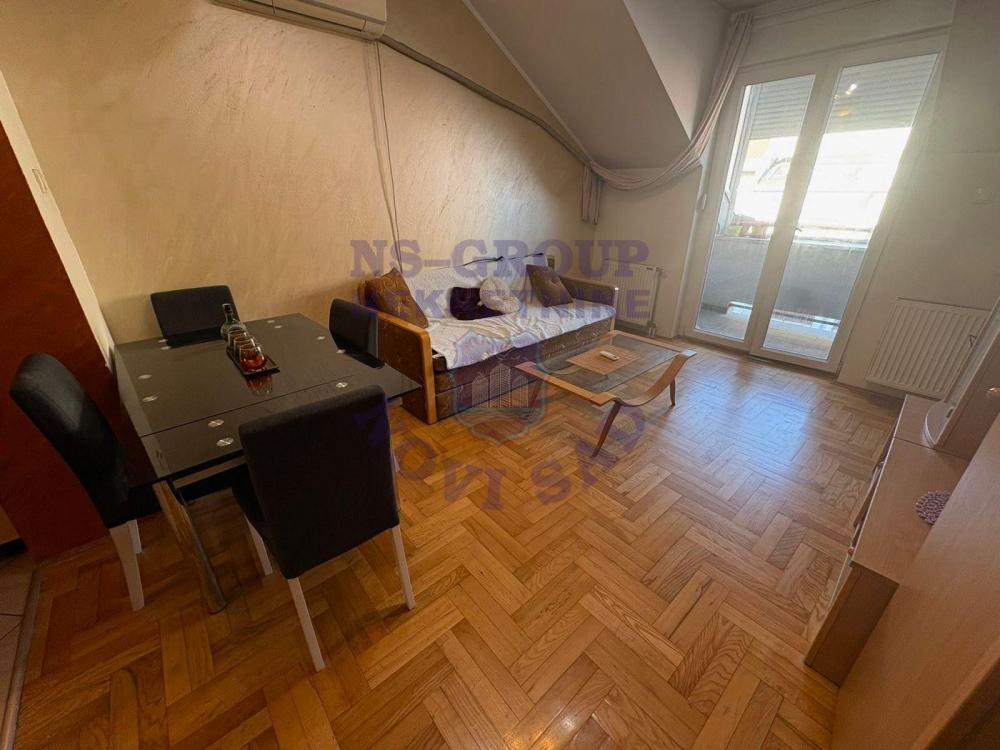 Slika 3 - Odlican dvoiposoban stan na Novoj Detelinari!