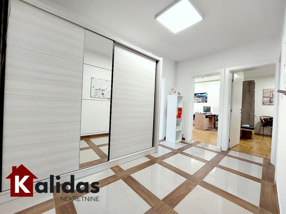 Slika 9 - Stan,NOVI SAD,LIMAN 2,kv: 77, € 268000, ID: 1008767