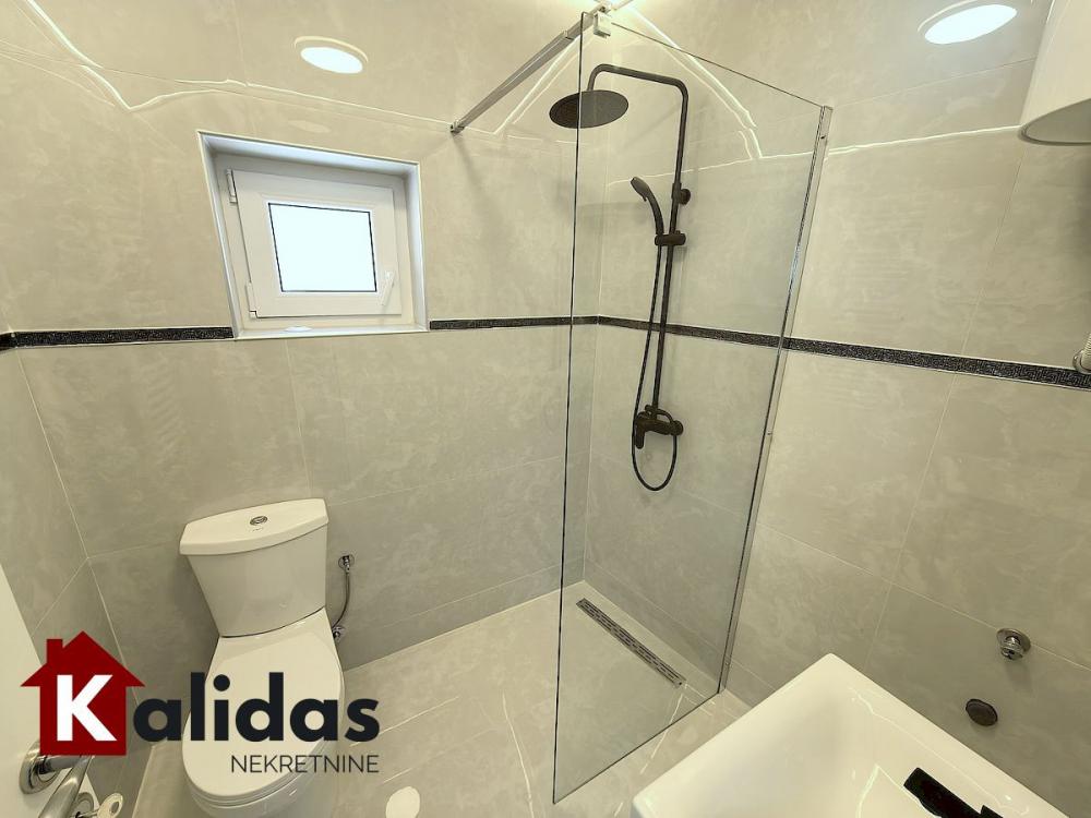 Slika 3 - Stan,NOVI SAD,CENTAR,kv: 22, € 77000, ID: 1008765