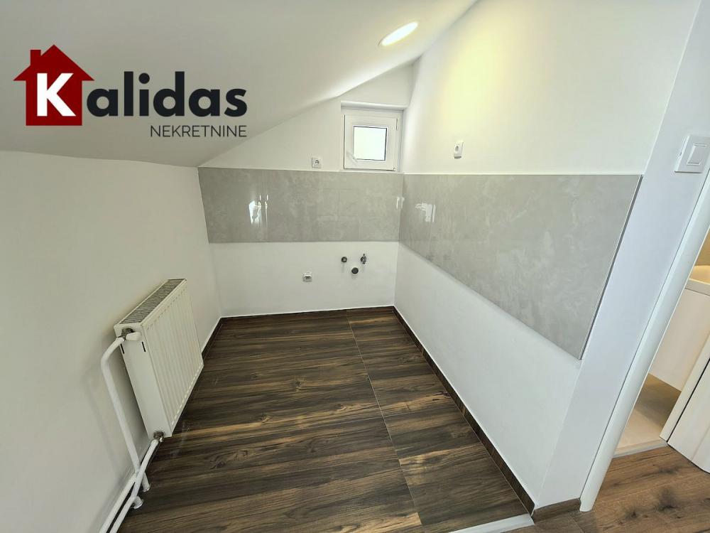 Slika 2 - Stan,NOVI SAD,CENTAR,kv: 22, € 77000, ID: 1008765