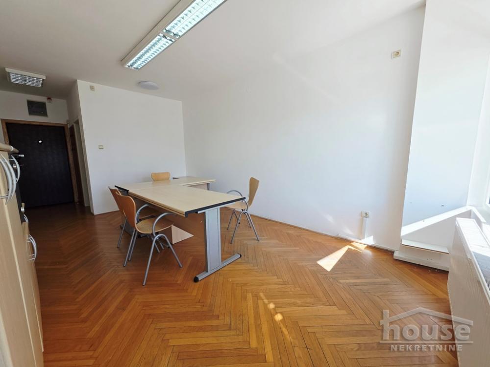 Slika 3 - Stan,NOVI SAD,BULEVAR,kv: 46.00, € 143000, ID: 1065735