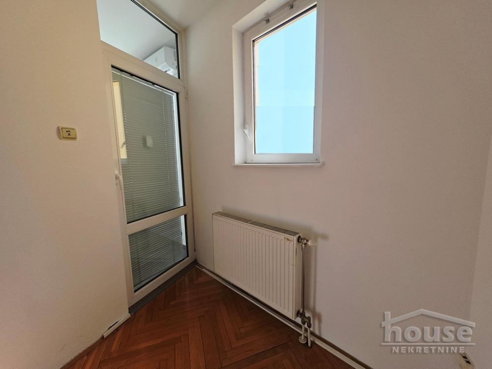 Slika 8 - Stan,NOVI SAD,BULEVAR,kv: 46.00, € 143000, ID: 1065735