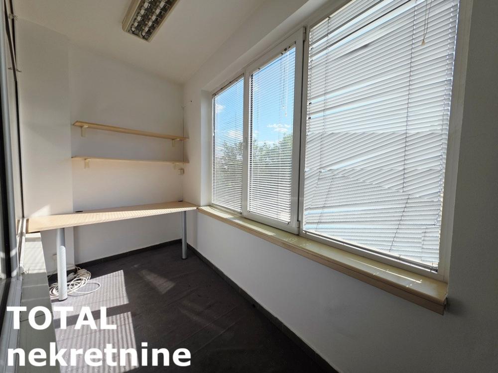 Slika 9 - Stan,NOVI SAD,BULEVAR,kv: 46.00, € 143000, ID: 1102583