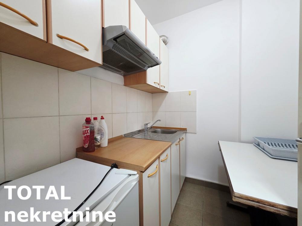 Slika 4 - Stan,NOVI SAD,BULEVAR,kv: 46.00, € 143000, ID: 1102583
