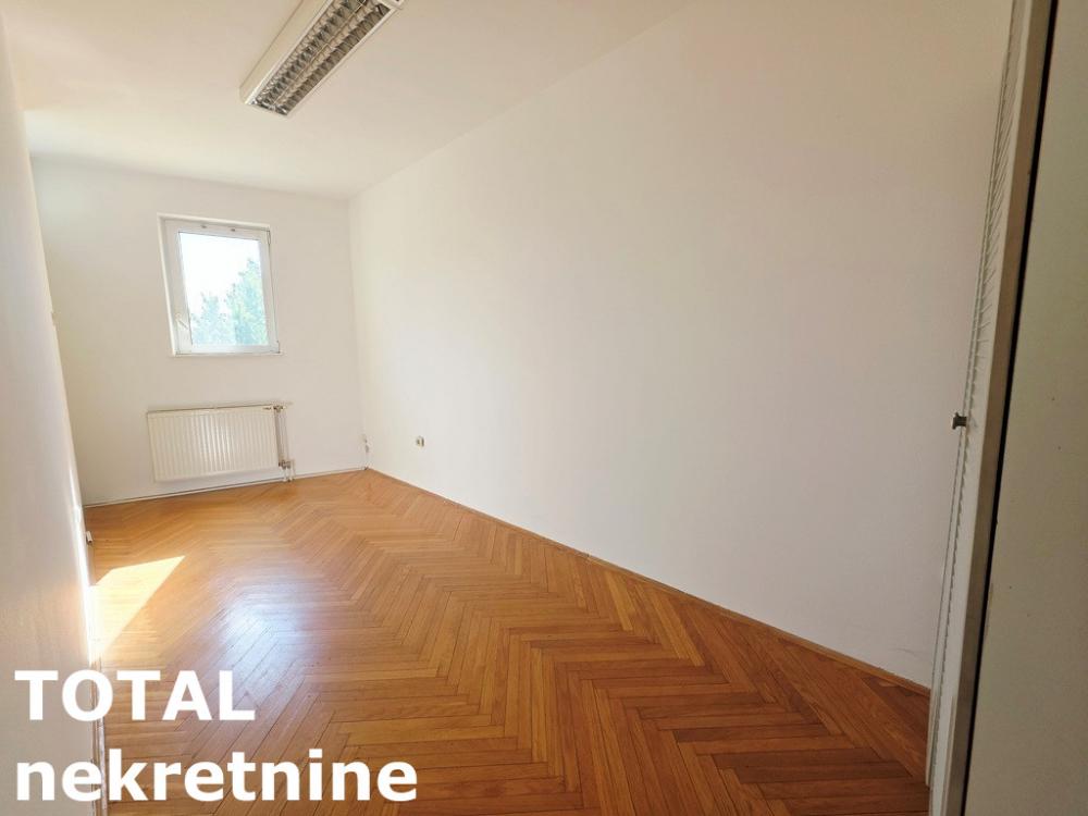 Slika 6 - Stan,NOVI SAD,BULEVAR,kv: 46.00, € 143000, ID: 1102583