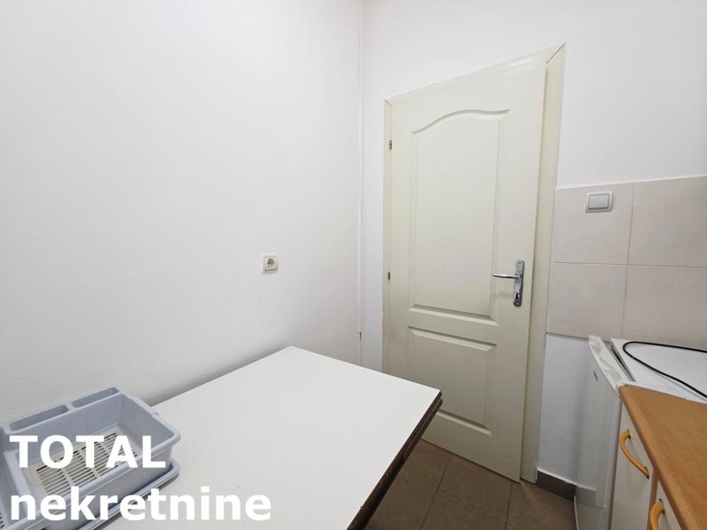 Slika 5 - Stan,NOVI SAD,BULEVAR,kv: 46.00, € 143000, ID: 1102583