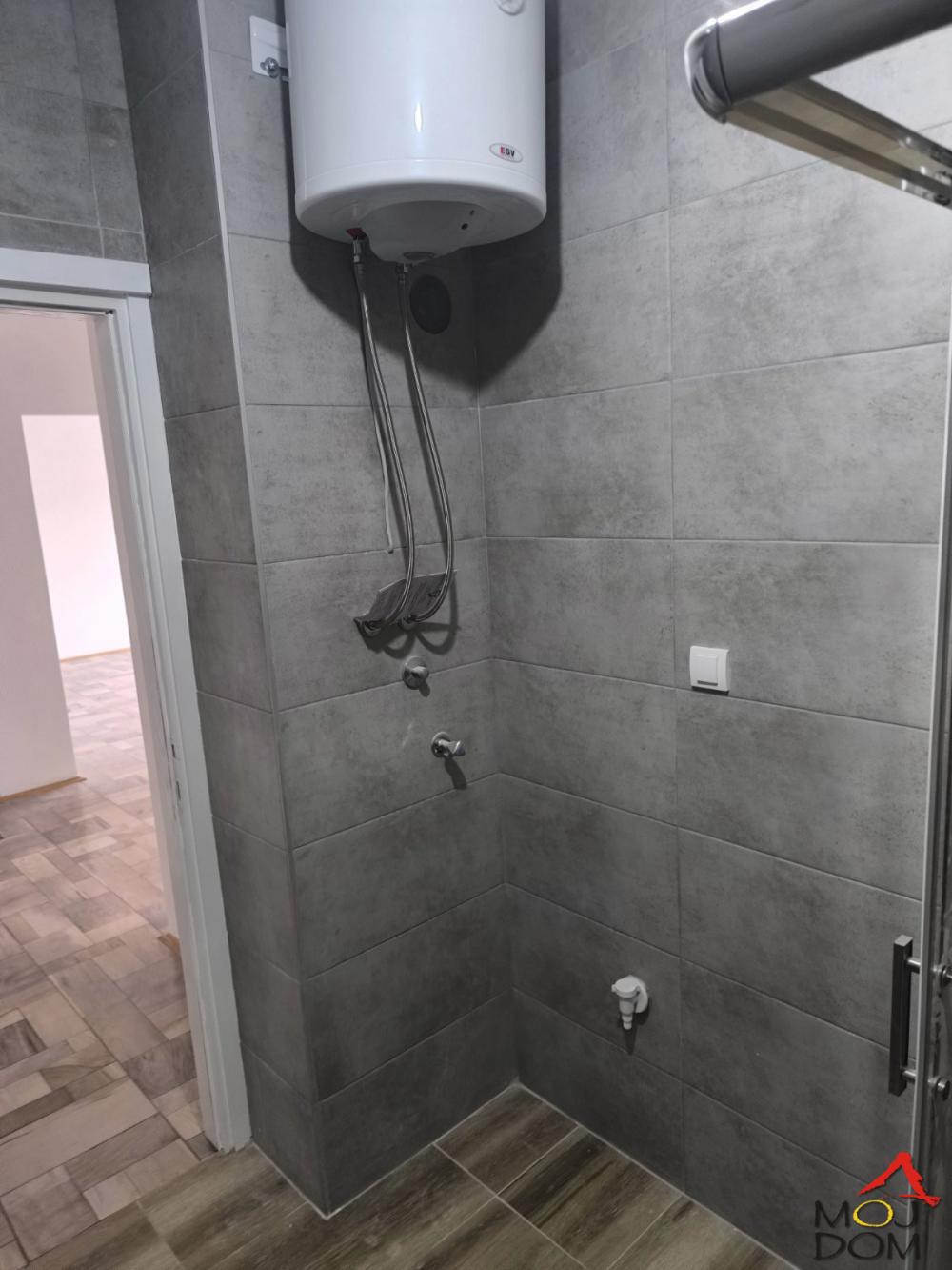 Slika 9 - Stan,NOVI SAD,GRBAVICA,kv: 52, € 175000, ID: 1031888