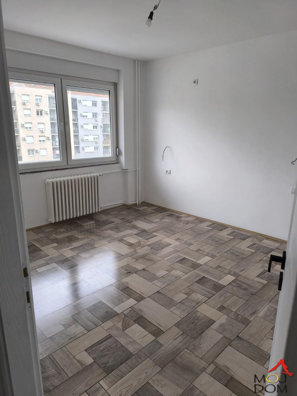 Slika 2 - Stan,NOVI SAD,GRBAVICA,kv: 52, € 175000, ID: 1031888
