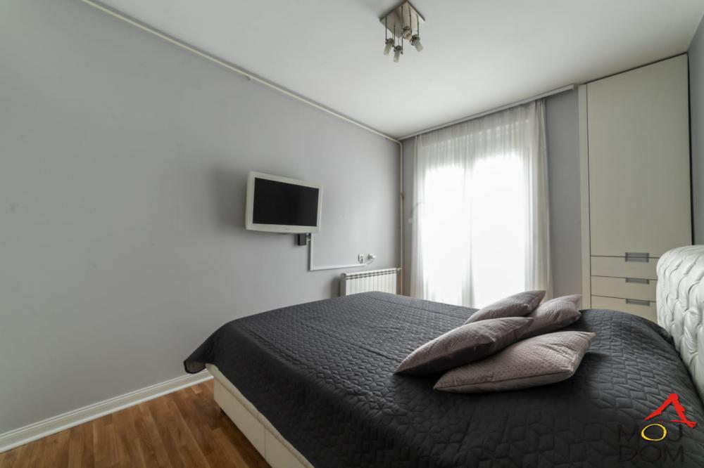 Slika 8 - Stan,NOVI SAD,CENTAR,kv: 49, € 190500, ID: 1032209
