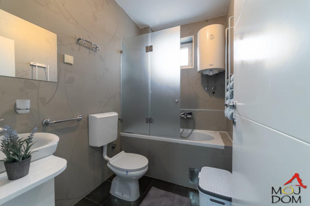 Slika 10 - Stan,NOVI SAD,CENTAR,kv: 49, € 190500, ID: 1032209