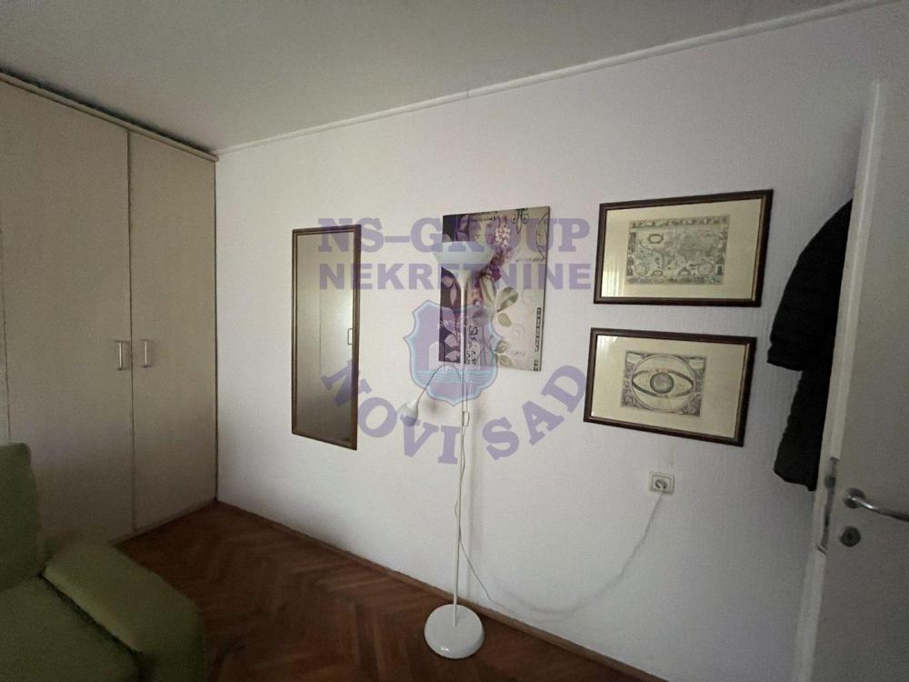 Slika 2 - Odlican dvosoban stan na Detelinari!