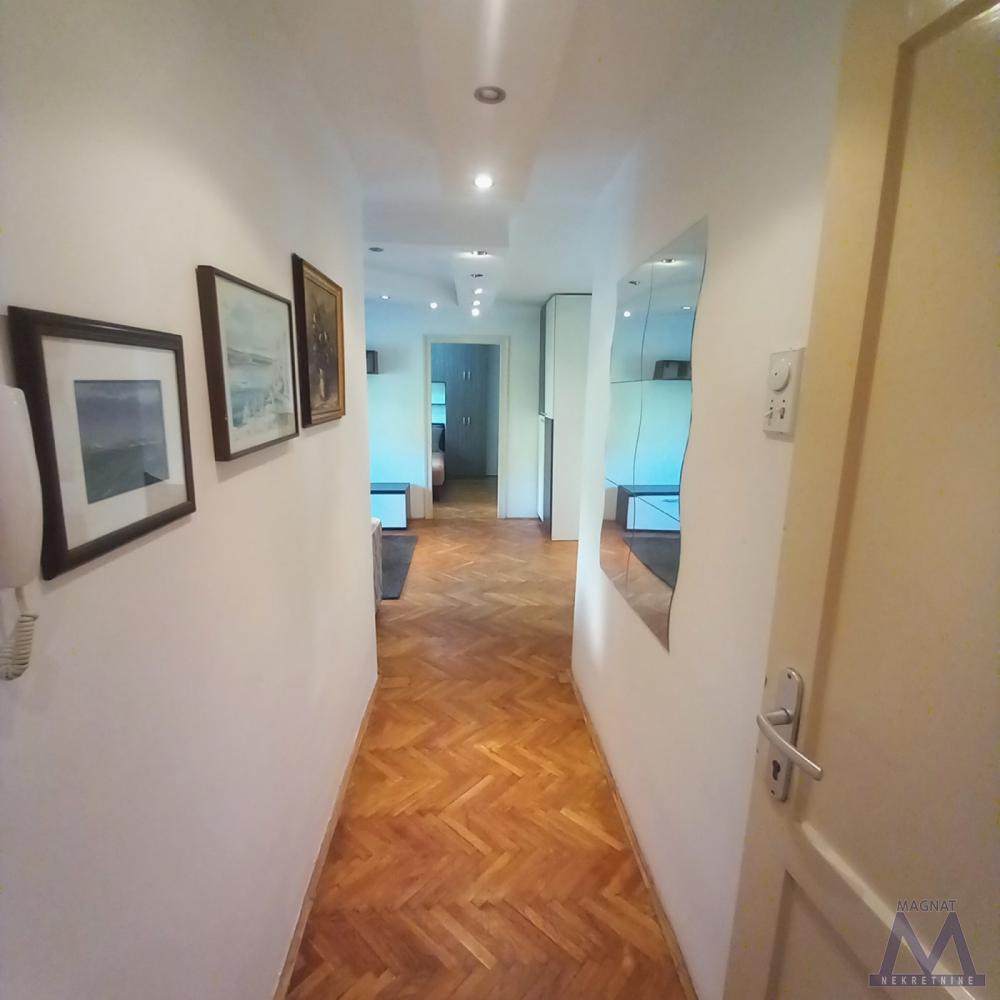 Slika 5 - Stan,NOVI SAD,DETELINARA,kv: 45, € 115900, ID: 1019355