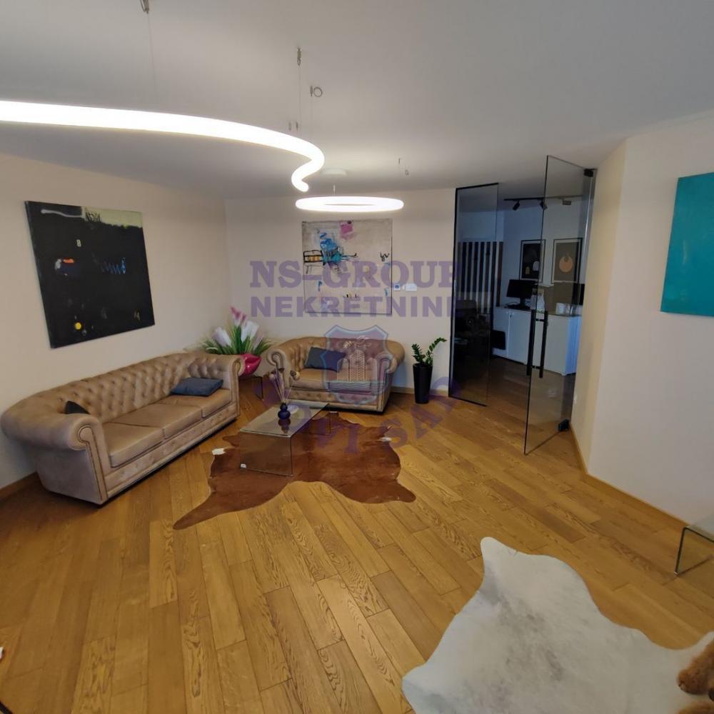 Slika 2 - Četvorosoban, 122m2, Grbavica Novi Sad, sa terasom, ima lift