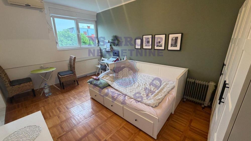 Glavna slika -Š:569381 Garsonjera - Železnička stanica