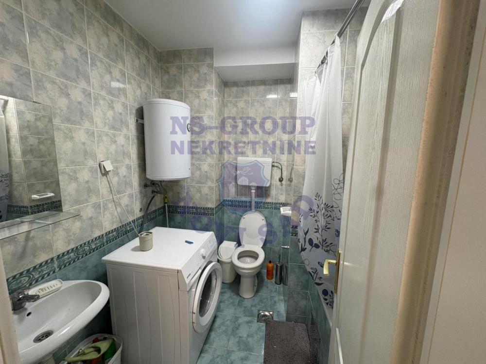Slika 4 - Jednosoban, 25m2, Bulevar oslobođenja Novi Sad, sa terasom, ima lift