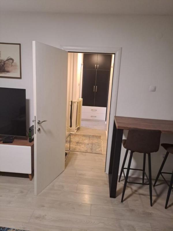 Slika 4 - Dvoiposoban stan na Novom Naselju