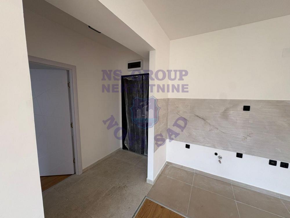 Slika 2 - Na prodaju dvosoban stan površine 38m², u neposrednoj blizini Novosadskog sajma. 
