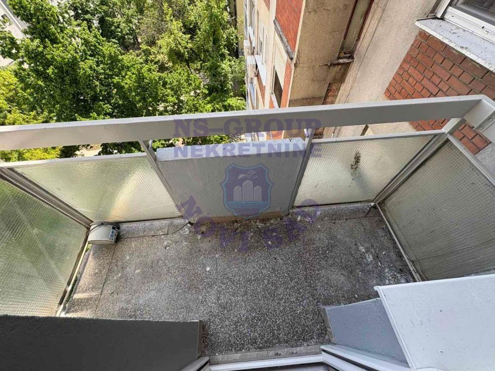 Slika 8 - Na prodaju dvosoban stan površine 38m², u neposrednoj blizini Novosadskog sajma. 