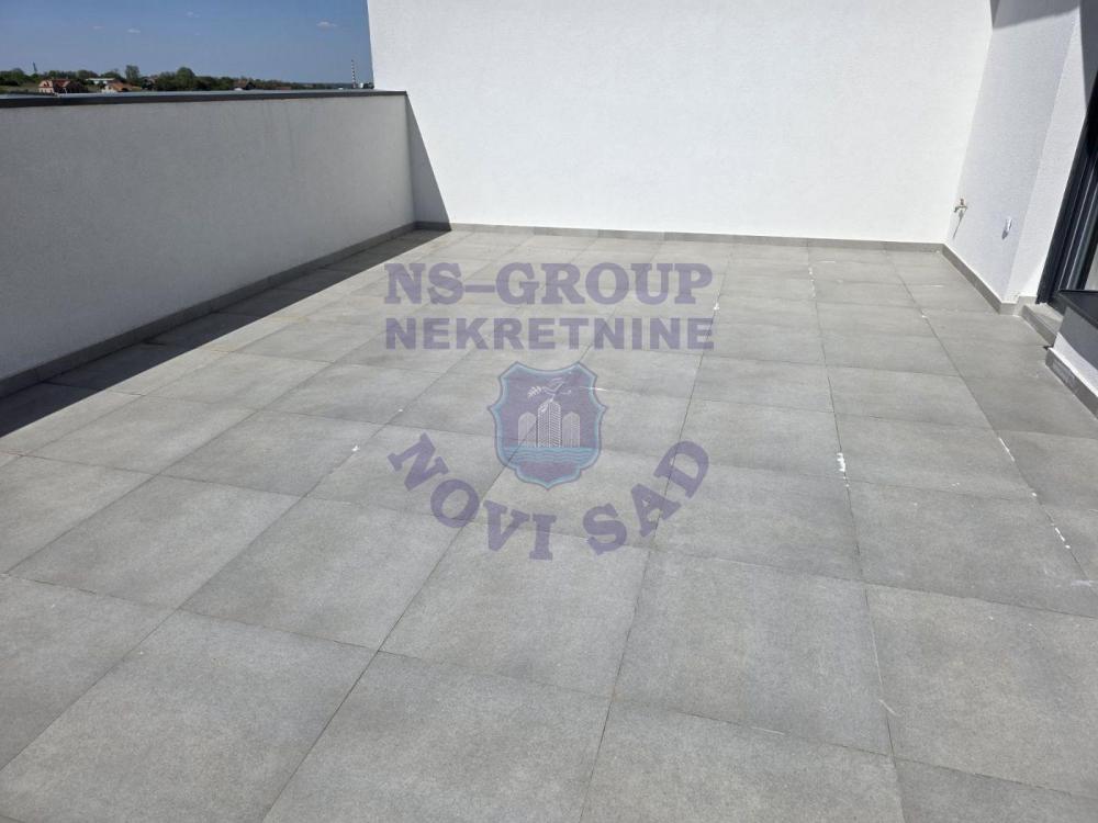 Slika 1 - Troiposoban, 224m2, Petrovaradin Novi Sad, sa terasom