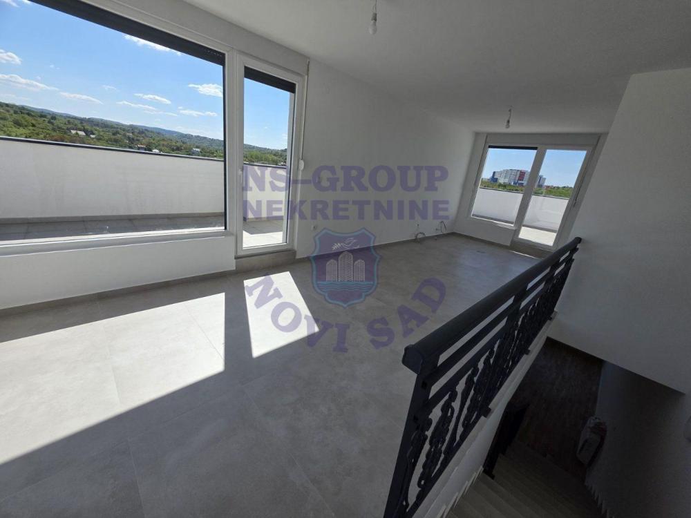 Slika 6 - Troiposoban, 224m2, Petrovaradin Novi Sad, sa terasom
